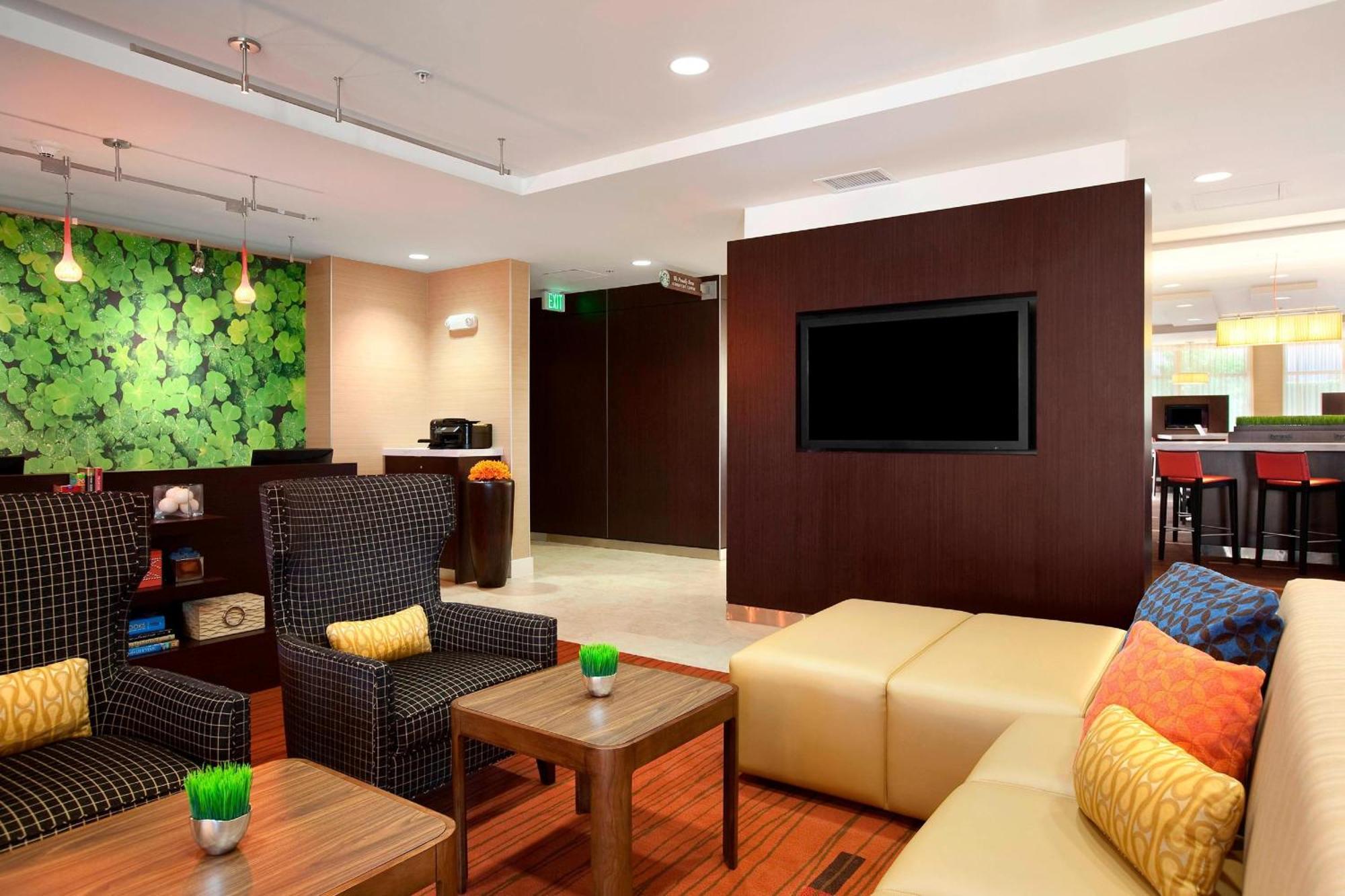 Hotel Courtyard Ventura 3*