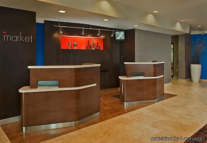 Courtyard Ventura 3*