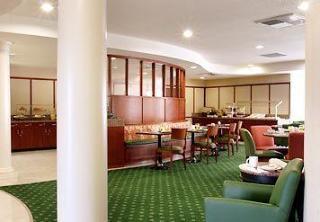 Courtyard Ventura Hotel 3*