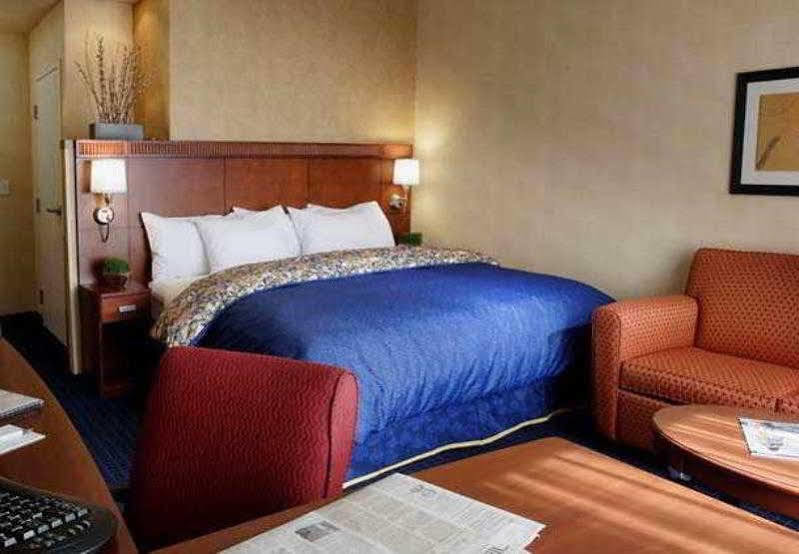 Courtyard Ventura 3*